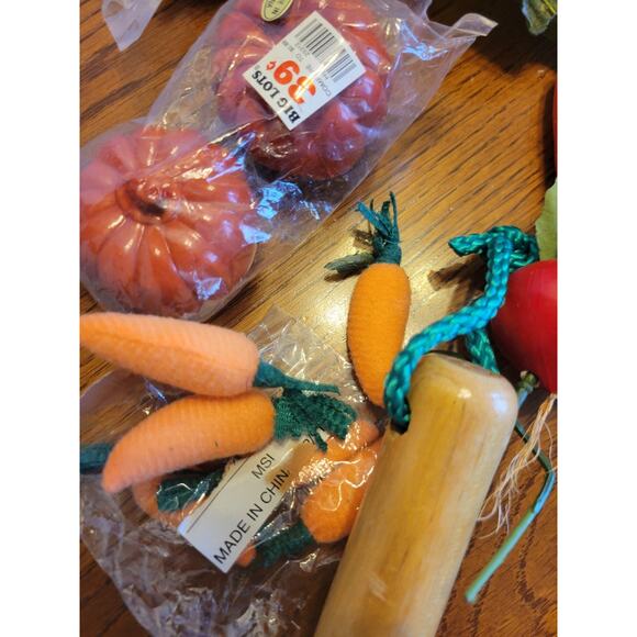 Lot of Assorted Vegetables Root Crops Floral decor Arts & Craft Pieces - Picture 6 of 11